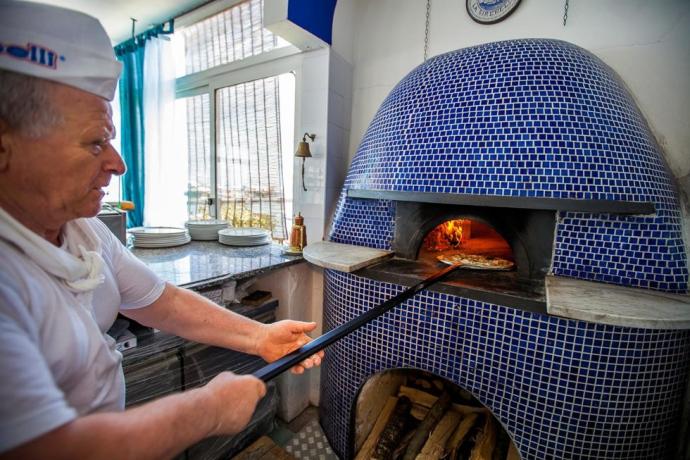 Pizzeria napoletana forno a legna Ischia