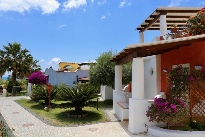 Hotel 4 stelle a lipari, immerso nel verde