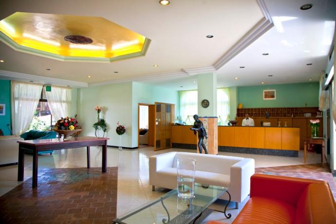 Hall: Hotel a Paestum con Animazione