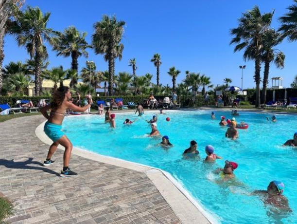 Animazione in Piscina con Staff