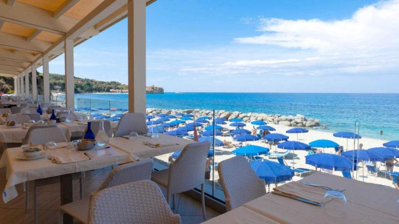Ristorante con terrazza fronte mare 