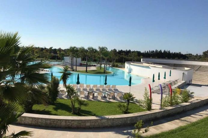 Villaggio grande dimensioni: Famiglie e amici