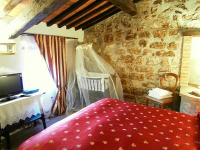 Casa Borgo letto matrimoniale e culla