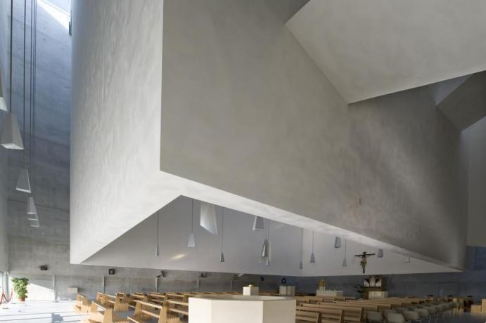 Chiesa Fuksas: Interno 