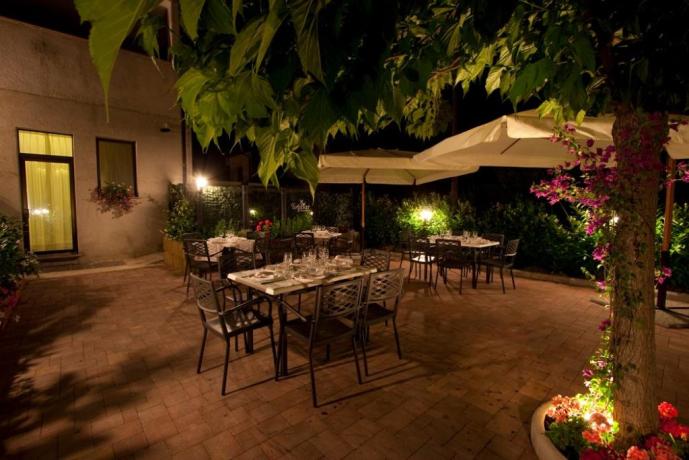 Hotel vicino Assisi con Ristorante all'aperto 