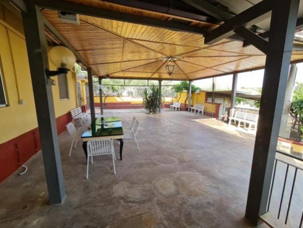 Villa in Calabria, zona esterna con porticato  