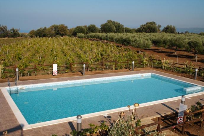 Vicino Tropea Agriturismo con piscina ed idromassaggio