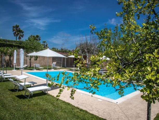 Offerte WEEKEND in Salento ad Otranto in Resort Romantico vicino al mare con piscina con Bonus Vacanze Accettato