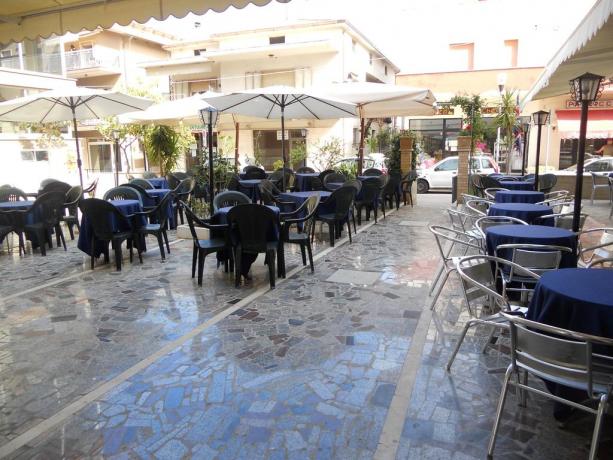 Ristorante esterno Hotel in Abruzzo