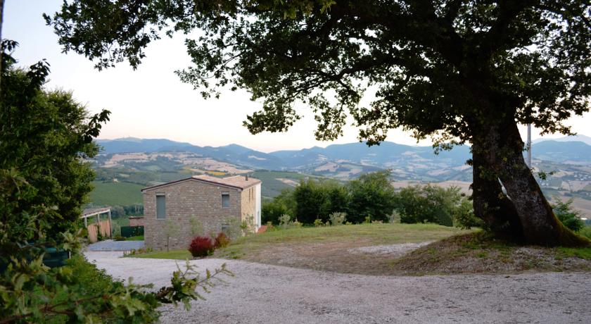 Tenuta esclusiva immersa nel verde 