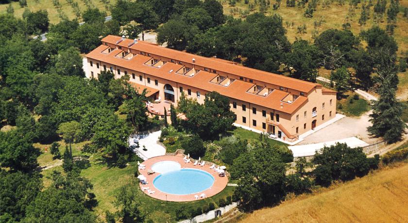 Resort con Benessere e Piscina in Toscana 