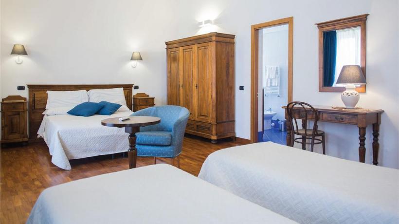 Camera quadrupla con bagno privato Piccolo Hotel