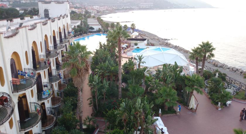 Hotel a Patti direttamente sul Mare