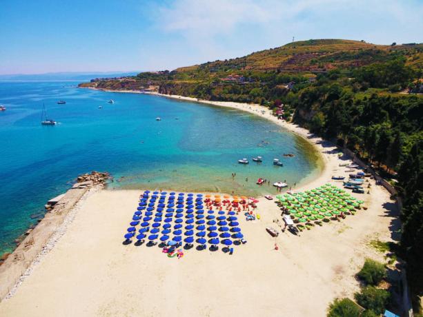 Offerte Villaggio Tropea: accesso diretto al mare