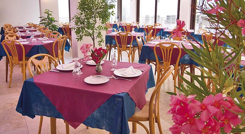 Ristorante con Colazione a Buffet