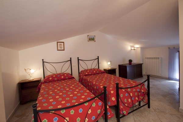 appartamento-fienile-camera-letti-separati-Cortona