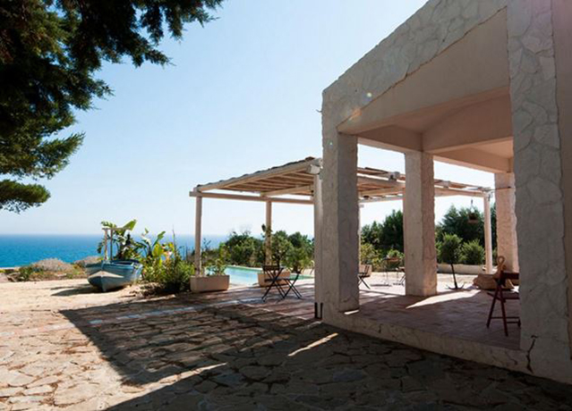 Casa fronte Spiaggia con Piscina a Selinunte 