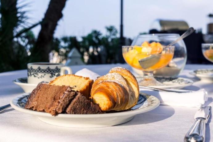 Colazione con vista sul mare 