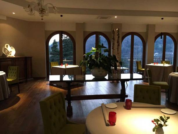 Sala ristorante resort romantico 4stelle Poppi-Arezzo