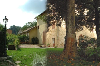 residenza-balanzano-perugia-piscina