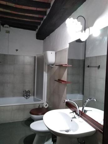 Bagno con vasca Casale ristrutturato Lago Trasimeno