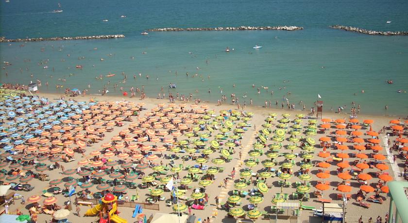 Hotel a Gabicce direttamente sul Mare 