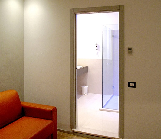 Hotel con Ascensore, TV satellitare e Parcheggio