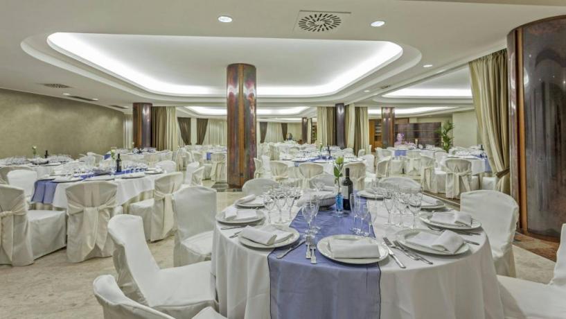 Elegante sala da pranzo albergo in Abruzzo Avezzano 