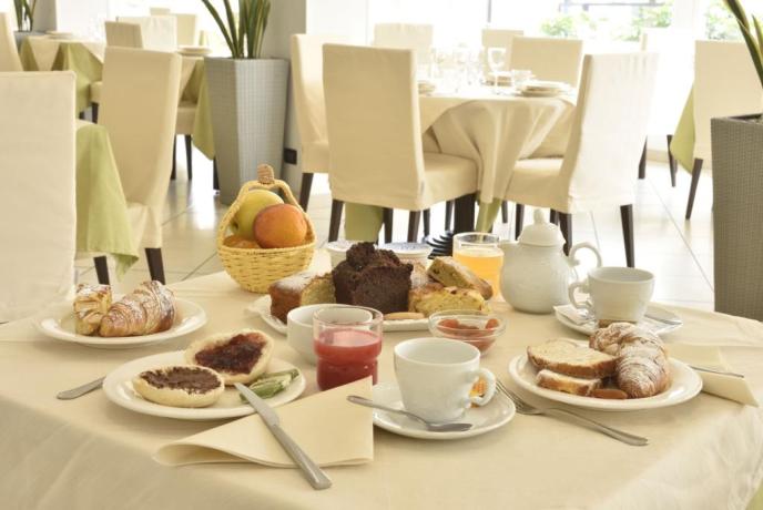 colazione-buffet-hotel-3stelle-San-Bartolomeo-mare-Imperia