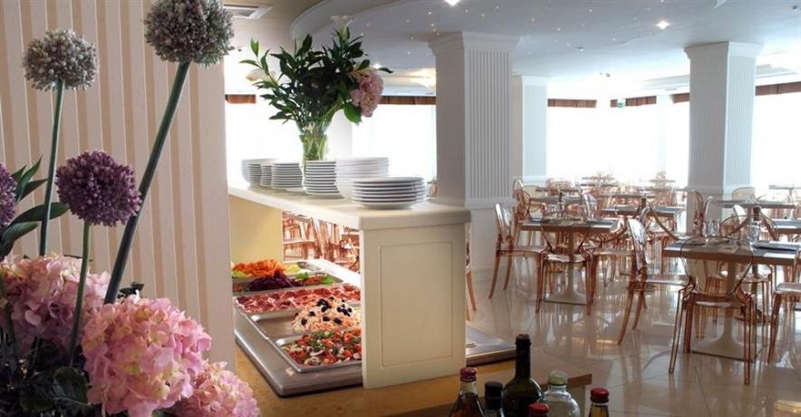 Sala Ristorante con buffet hotel a Cervia  