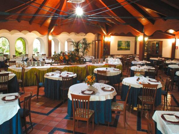 Hotel in Pensione Completa con Ristorante a Peschici 