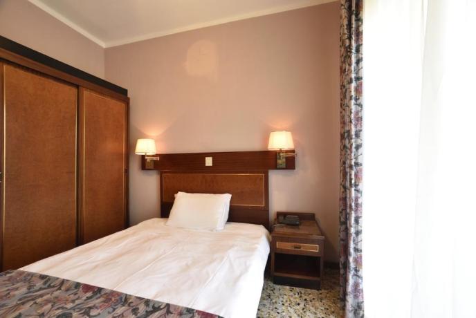 Camera-singola-Vacanze-al-mare-San-Bartolomeo-Liguria