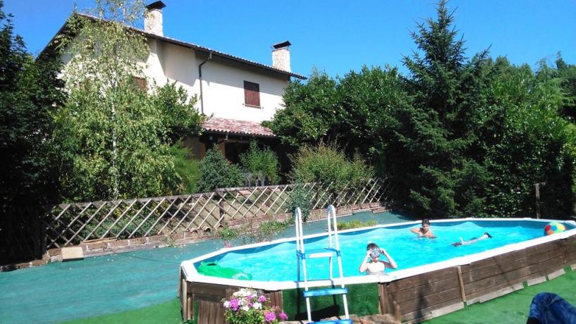 Appartamenti vacanze con piscina vicino l'Aquila 