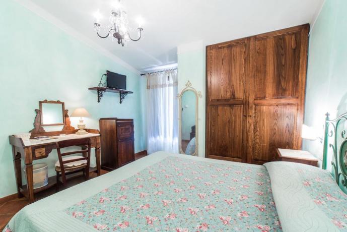 Albergo4stelle con TV in camera-Marina-di-Camerotola 