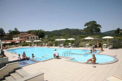 Agriturismo a Gubbio con Piscina panoramica 