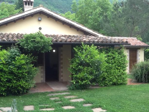 Struttura esterna Country House nella Valle del Nera 