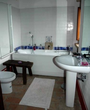 Bagno con vasca Agriturismo per gruppi di lavoro U