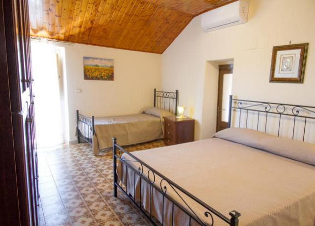 Camera tripla in villa con giardino a Trecastagni