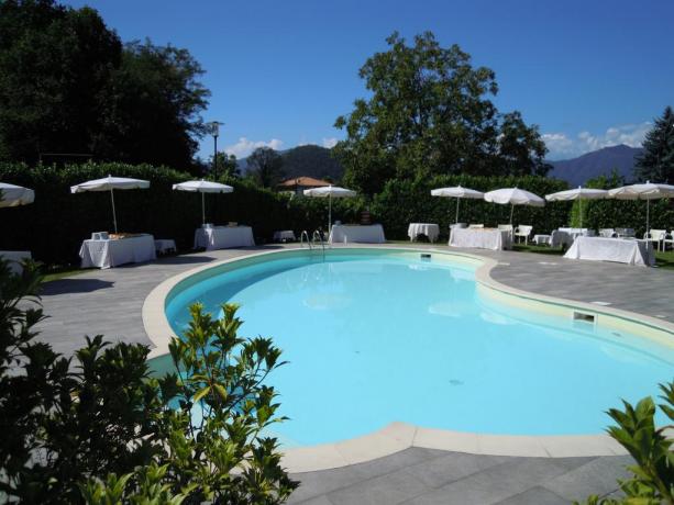 Splendida Piscina esterna in Hotel4Stelle ad Armeno	 