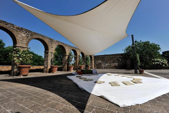 Casale per gruppi: spazio all'aperto per ritiri spirituali