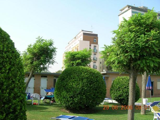 Appartamenti in Emilia Romagna con giardino curato 