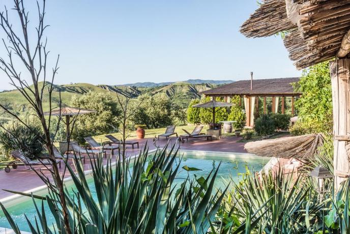 Piscina all'aperto agriturismo a Volterra 