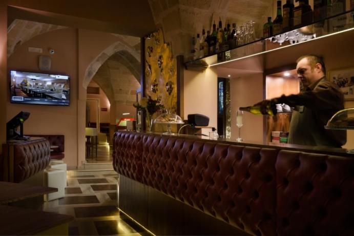 Servizio cocktail al Bar hotel in Puglia