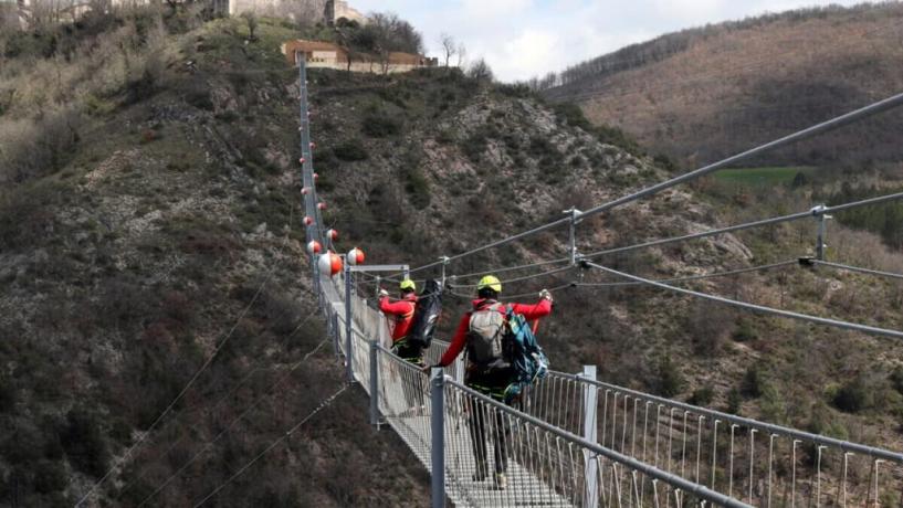 Ponte tibetano Sellano tra Foligno e Spoleto