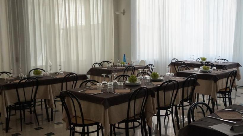 Sala ristorante Hotel vicino Gabicce Mare	 