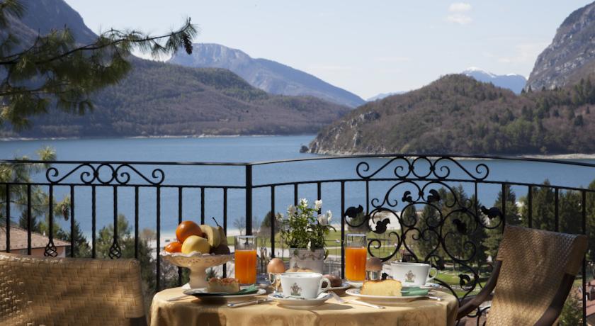 Colazione in Giardino vista Lago 