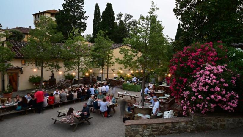 Agriturismo con ristorante pizzeria vicino Forenze