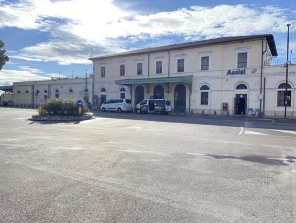 Stazione a 150 m dall'alloggio