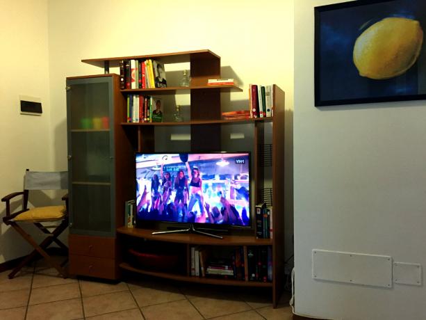 Soggiorno con SMART TV 40" Samsung a Led