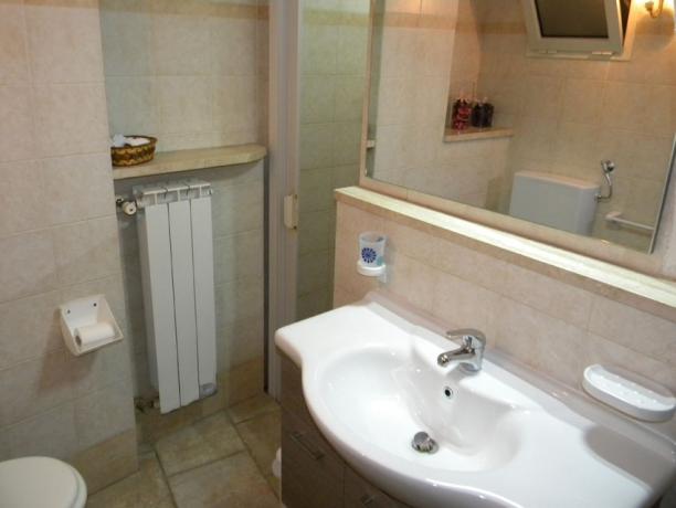 Bagno con doccia Monolocale Centro Lecce